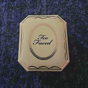 Too Faced Diamond Light Highlighter in Canary Diamond